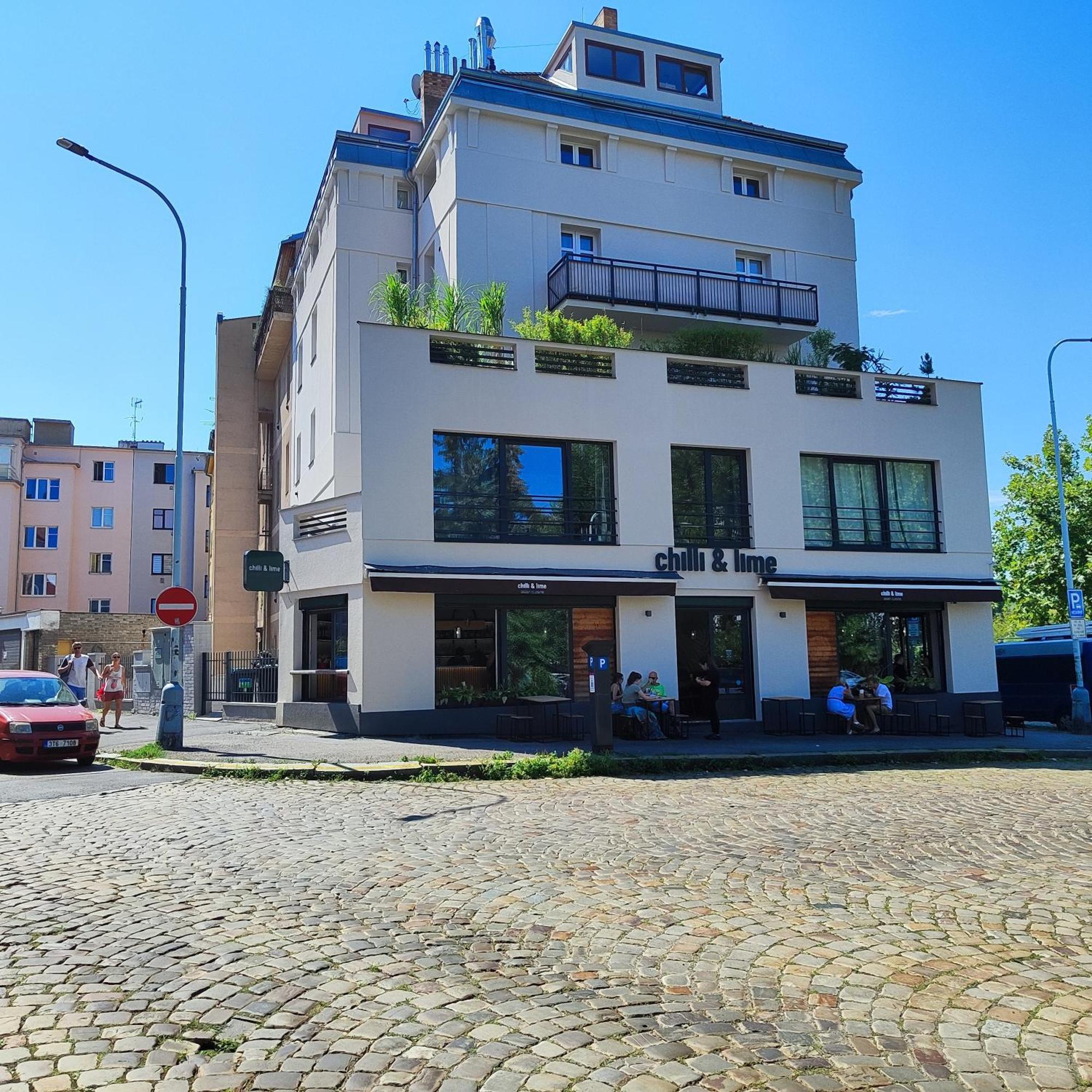Apartment Big Windows Praag Buitenkant foto